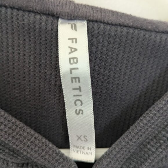 Fabletics womens charcoal waffle knit zip hoodie long sleeve casual size XS - Picture 2 of 3